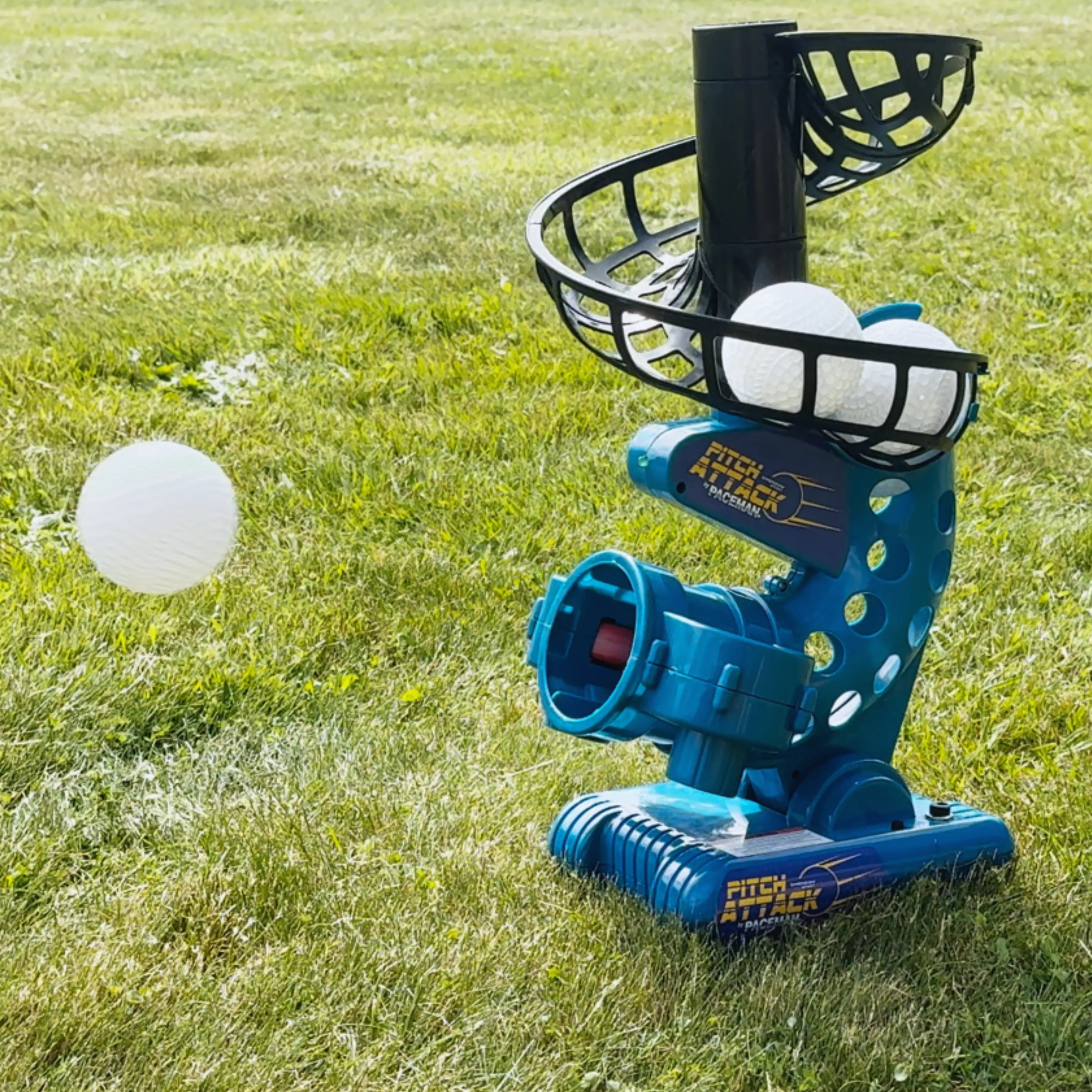 Paceman Pitch Attack Blastr - Backyard Bowling Machine - The Cricket & Football Warehouse