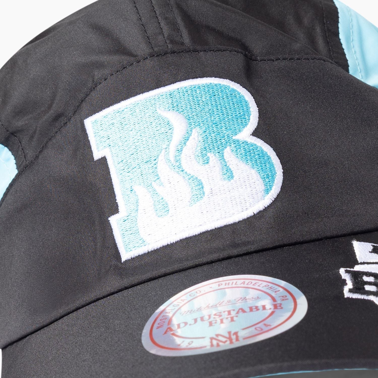 Mitchell & Ness Brisbane Heat Contrast Panel Supporter Cap - The Cricket & Football Warehouse