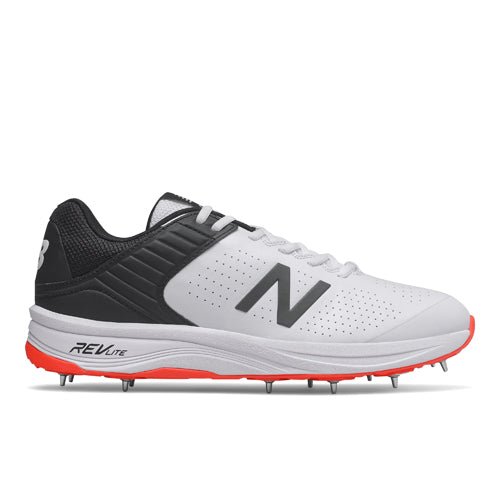 New balance junior cricket shoes best sale